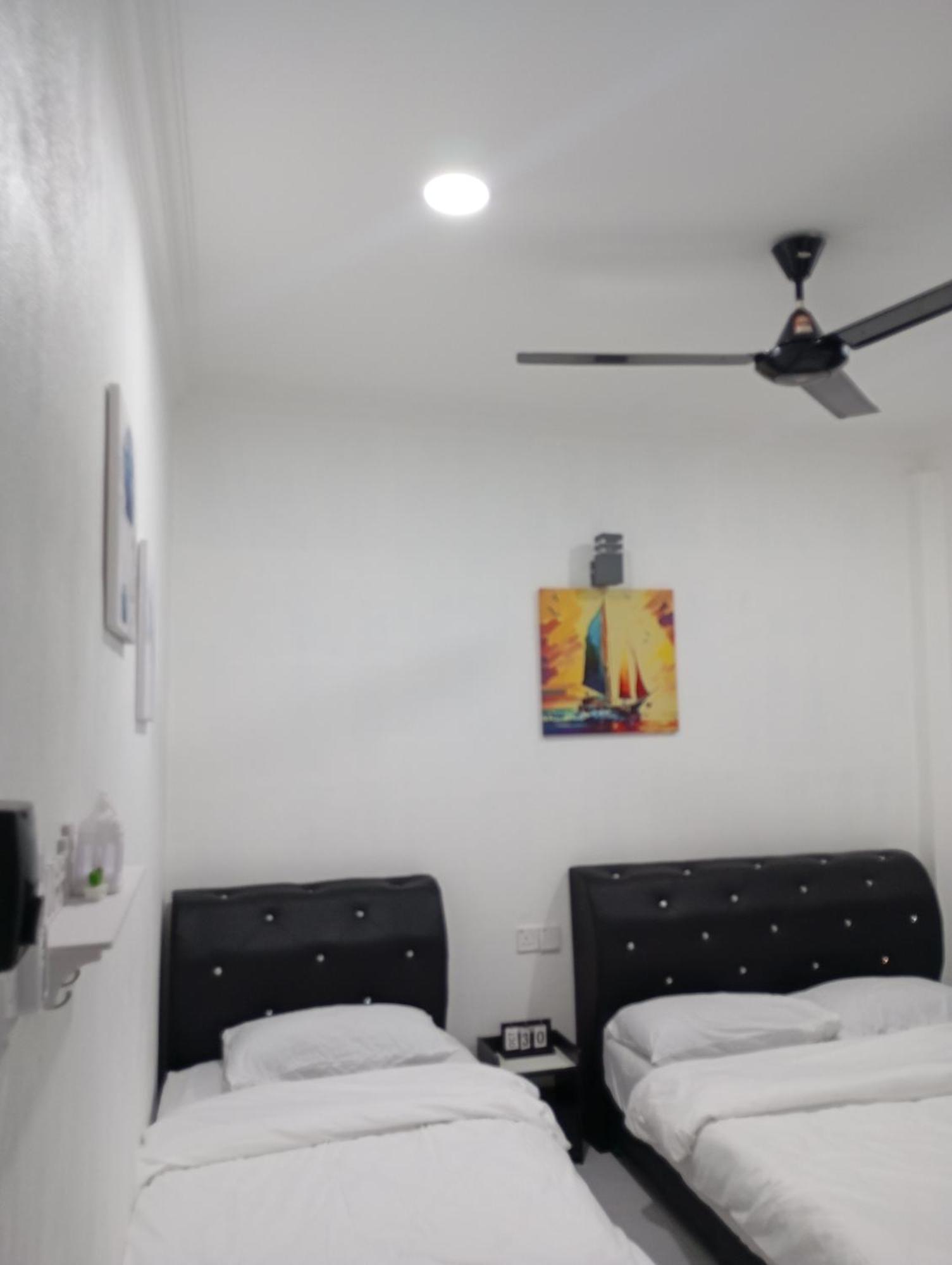 Roomstay By Abe Cottage Kampung Kuala Besut Chambre photo